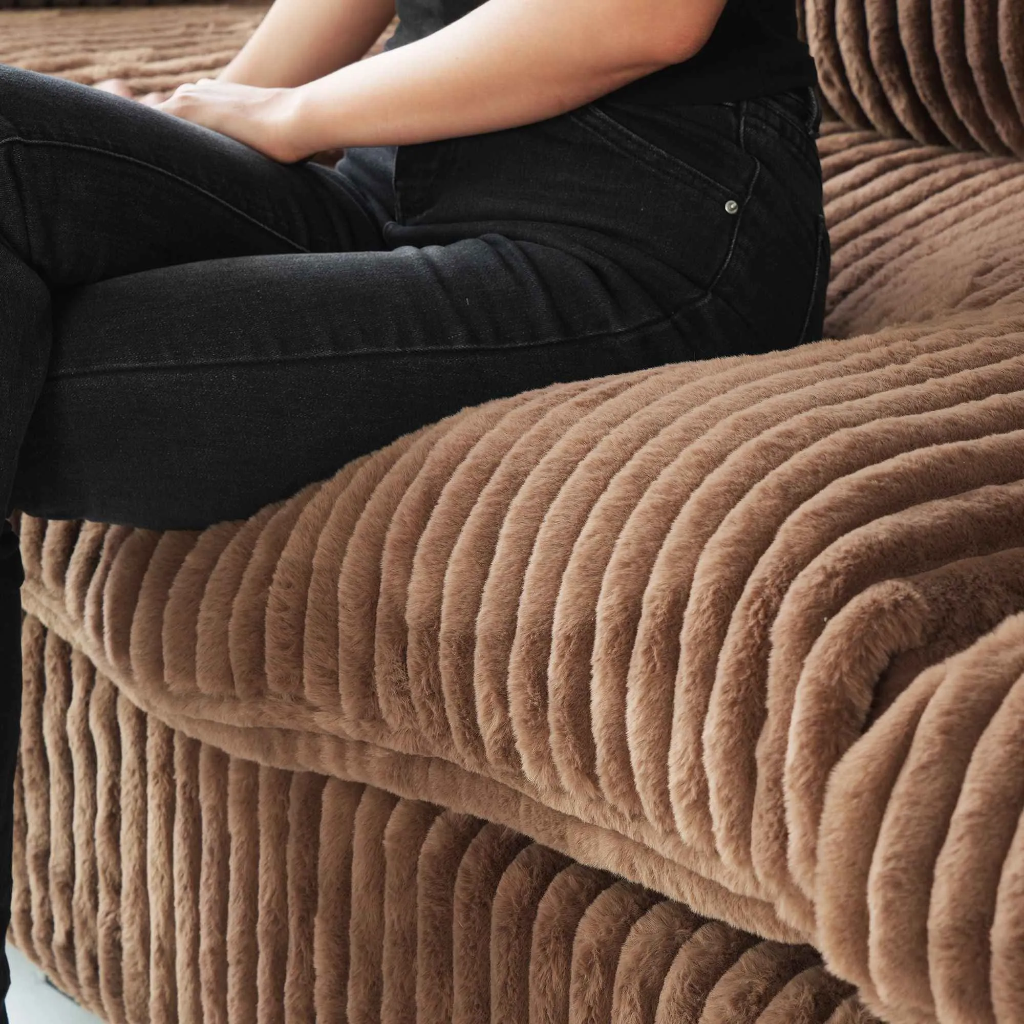 Sky Cloud Pro Sectional Sofa Supportive Comfort Plush Fabric U Shaped Sectionals 6 Seaters Atunus 23