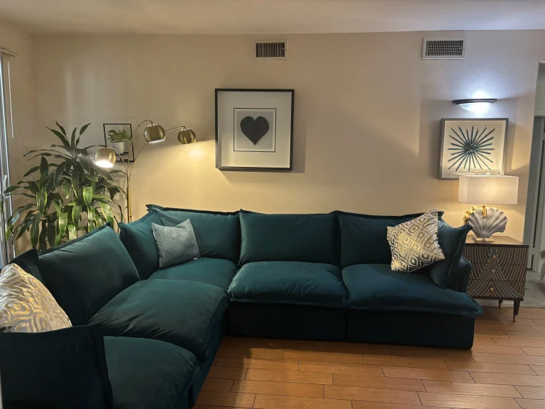 120v My Beautiful Turquoise Velvet Sofa (7)